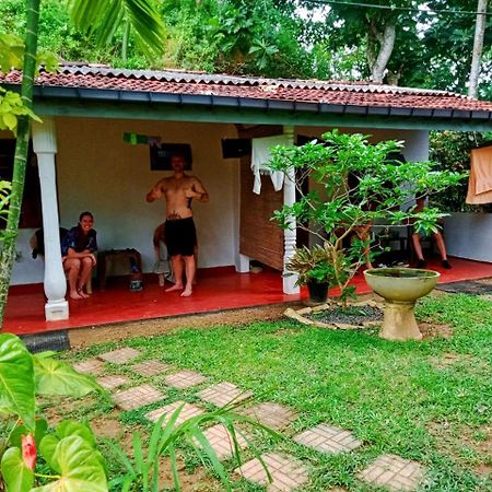 Arachchi Guest House Mirissa Exteriér fotografie