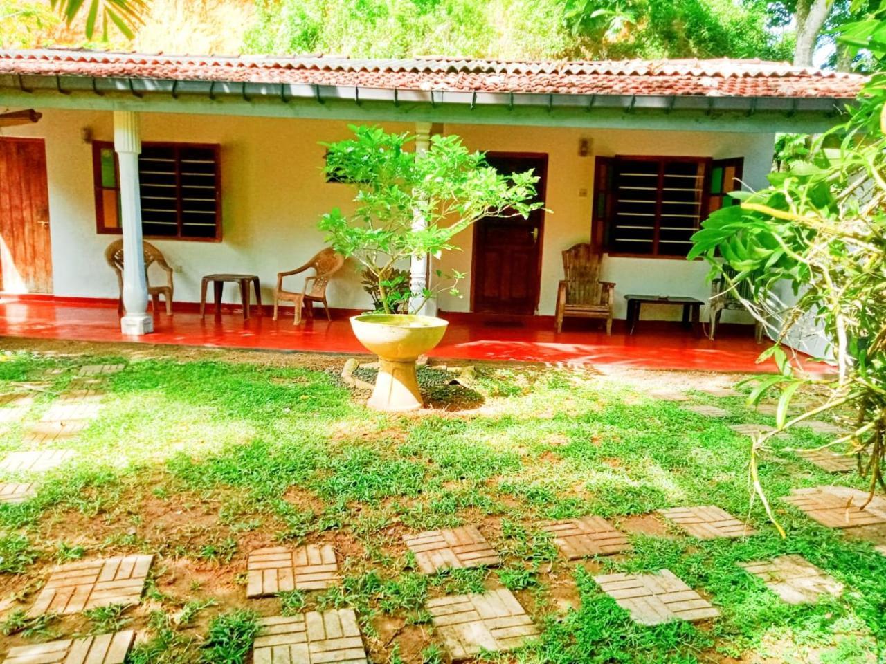 Arachchi Guest House Mirissa Exteriér fotografie
